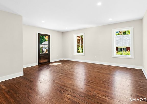 2nd image of 7 Ivy Hill Rd APT 1