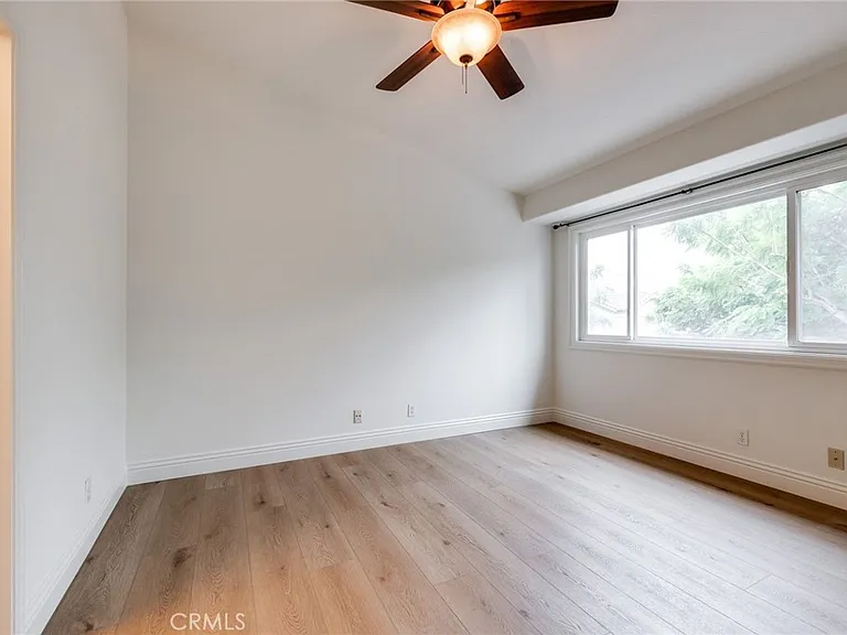 581 N Pageant Dr — Photo 10