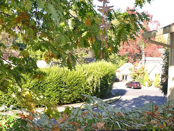 4th image of 6243-6245 SE Belmont St
