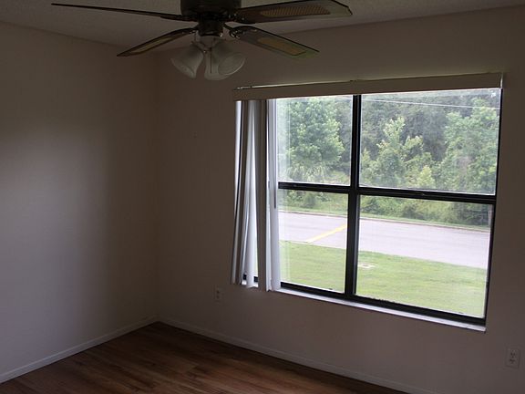 3rd image of 1805 Northlake Dr