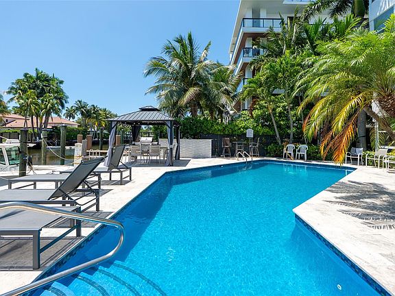 2nd image of 40 W Isle Of Venice Dr #2