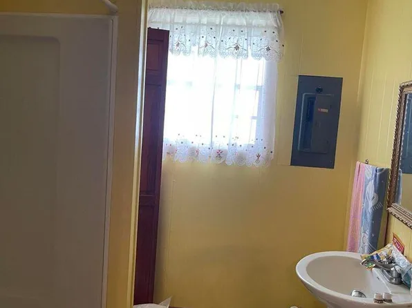 11411 E Admiral Doyle Dr, Jeanerette, LA 70544