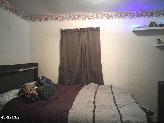 2nd image of 840 Karnes Ave