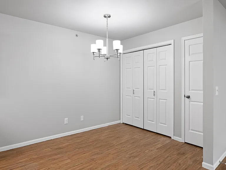 Sherwood Village Apartments — Photo 29