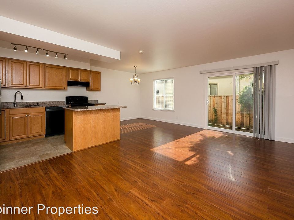1st image of 839 Highland Ave APT 4