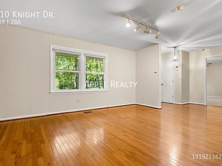 810 Knight Dr — Photo 6