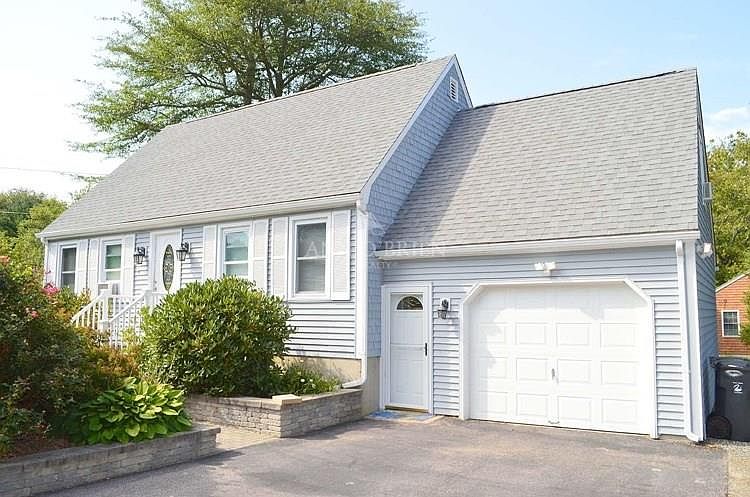 1st image of 8 Gardenia Ln