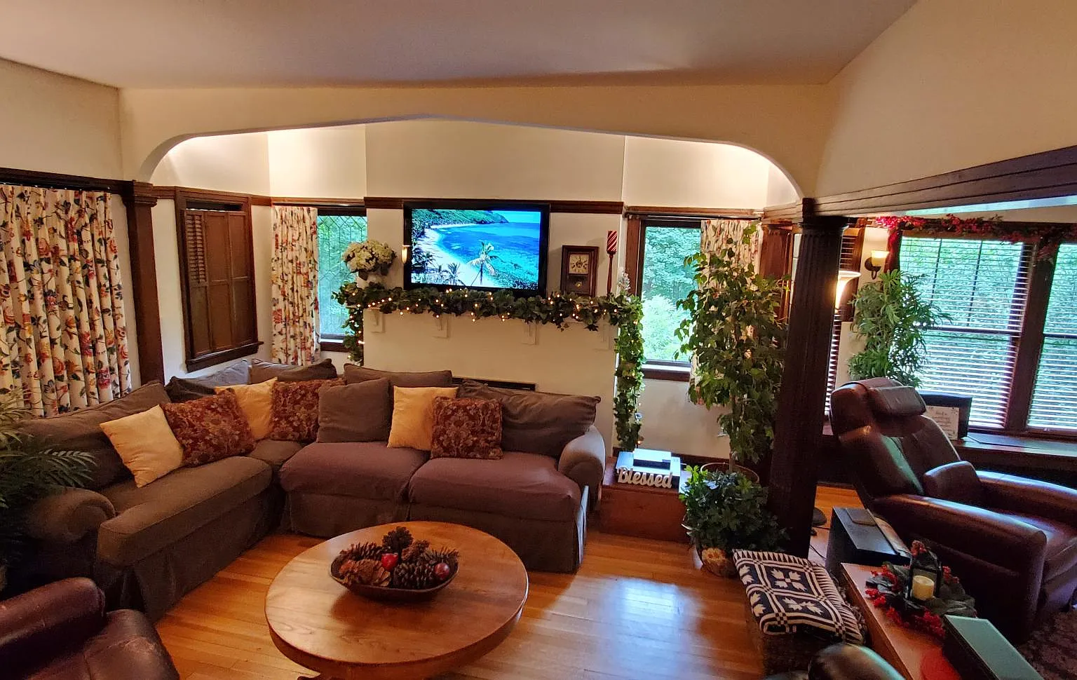 3 bed, 2700 sqft, $3,550 — Photo 2