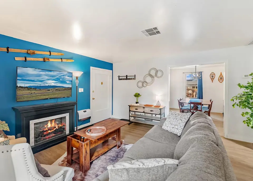 407 S Mount Shasta Blvd #1