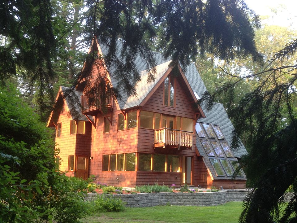 1st image of 52 Church St