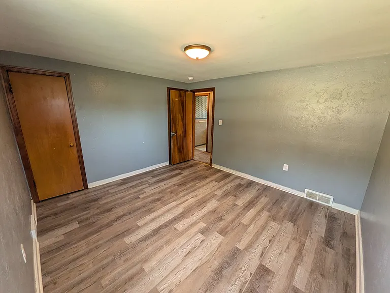 960 Agnew Rd — Photo 33