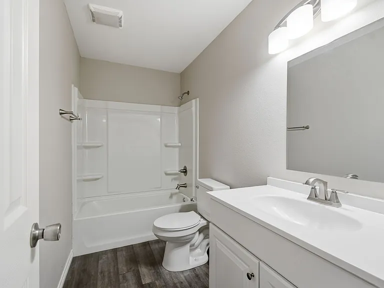 808 N Franklin Ave — Photo 14