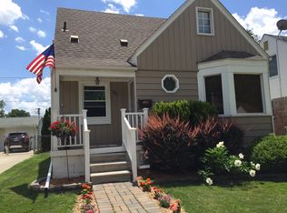 785 Princeton Rd, Berkley, MI 48072