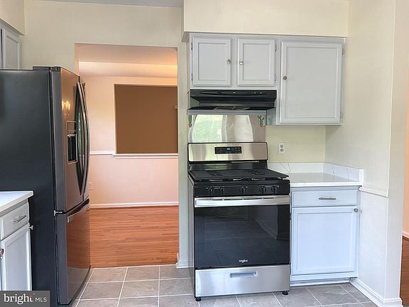 5th image of 961 Central Hills Ln
