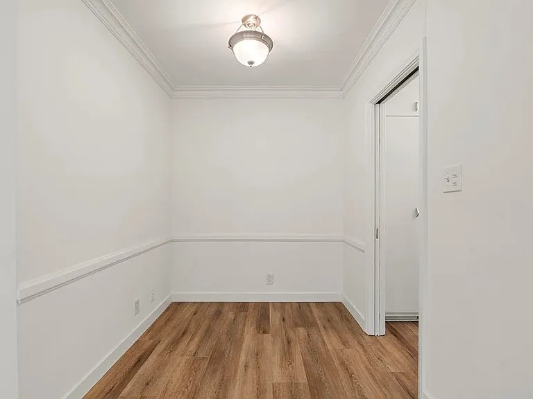 349 N Palm Dr #6 — Photo 9