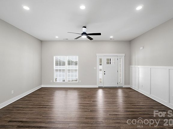 4th image of 1181 W Mount Gallant Rd