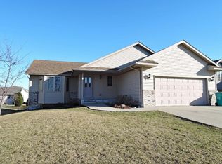 726 Willowbrook St NE, Owatonna, MN 55060
