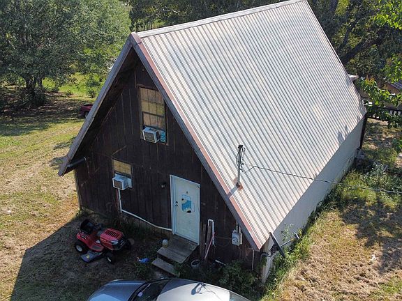2nd image of 204 Lakeshore Dr