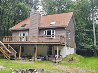 1069 Woodstock Rd, Newfoundland, PA 18445