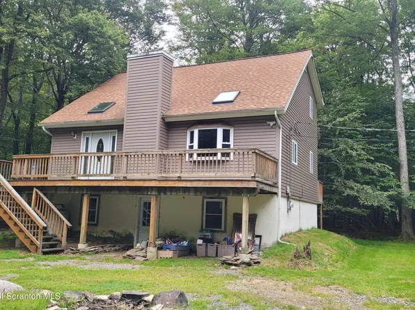 1069 Woodstock Rd, Newfoundland, PA 18445