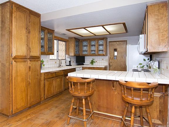 5th image of 42048 Abbott Ln