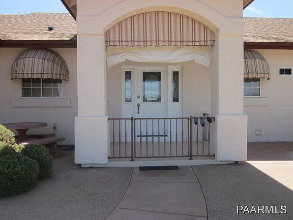 4th image of 632 W Robinson Dr