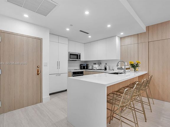 3rd image of 151 Crandon Blvd APT 138