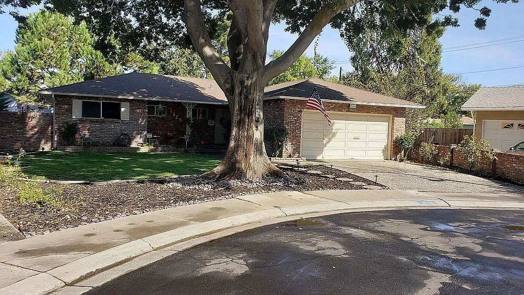 1529 Pimlico Dr photo 1