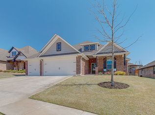 2832 Clover Field Dr, Edmond, OK 73034