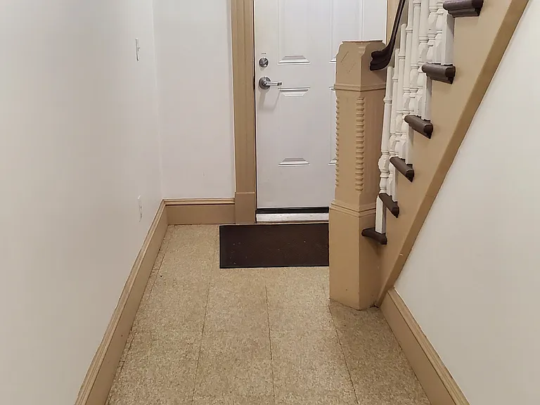 387 Capitol Ave #2 — Photo 16
