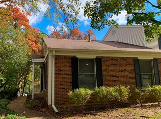 30 Timber Ter, Cary, IL 60013