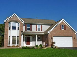 6 Warbler Ln, West Henrietta, NY 14586
