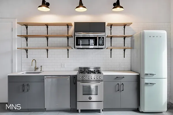 Rented by MNS | media 1