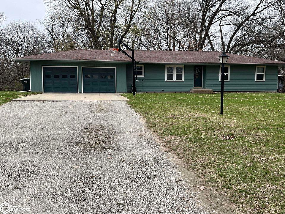 1st image of 1 Walnut Dr