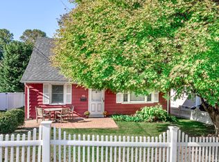 65 Rena Pl, Fairfield, CT 06825