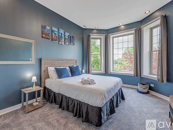 3rd image of 6433 S Kenwood Ave #2S
