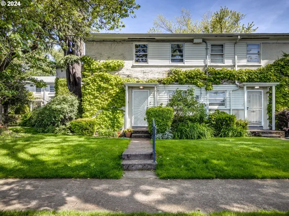 6809 NE Broadway St, Portland, OR 97213