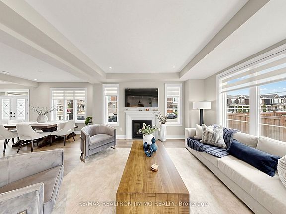 5th image of 476 Kennedy Cir W