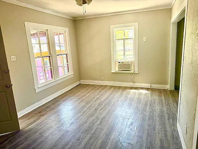 1916 Avenue P #4 — Photo 7