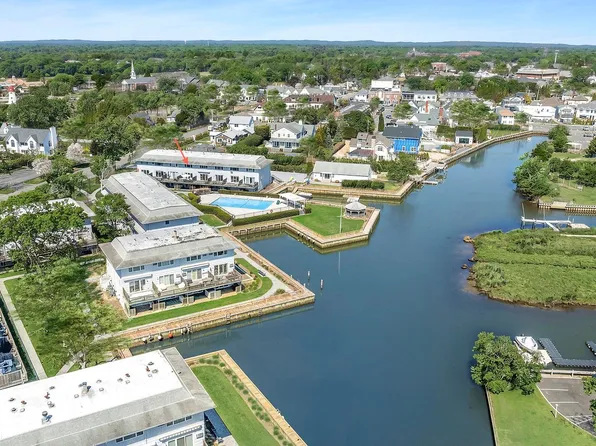 3004 Mitchell Rd, Westhampton Beach, NY 11978