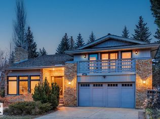 239 Wakina Dr NW, Edmonton, AB T5T 2X6