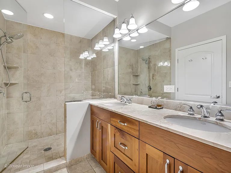 3715 N Wilton Ave #1 — Photo 13