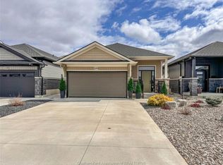 40 Cabot Trl, Chatham Kent, ON N7L0A4