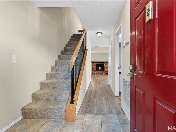 2nd image of 352 Windsor Pl #B