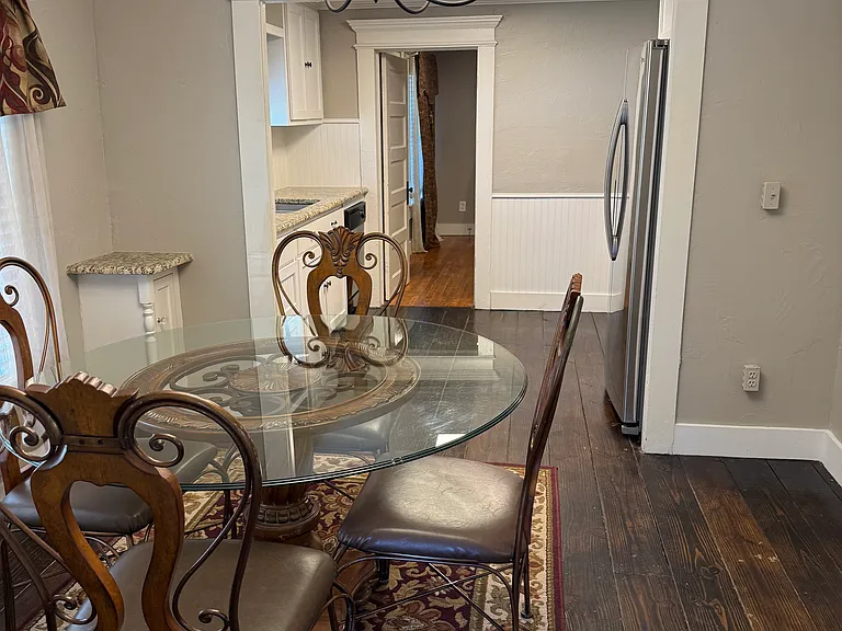 1204 Elm St — Photo 22