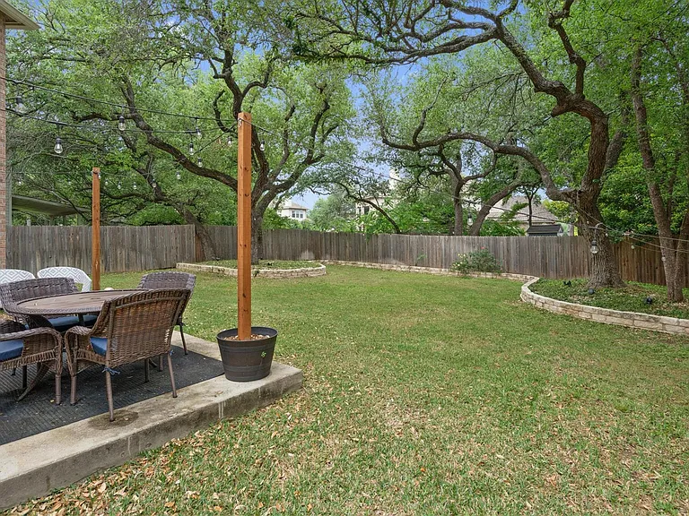1509 Shady Creek Trl — Photo 32