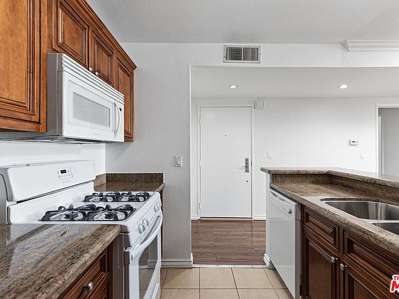 5th image of 909 N Croft Ave APT 306