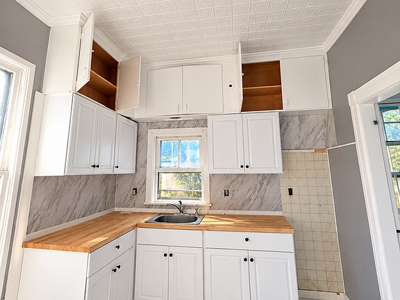 2nd image of 301 5th Ave #2