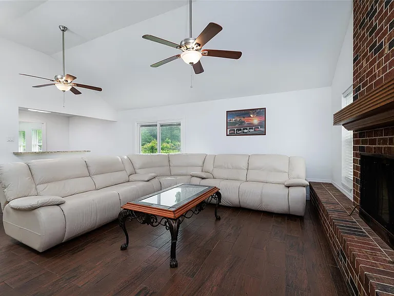 12826 Hill Dr — Photo 25