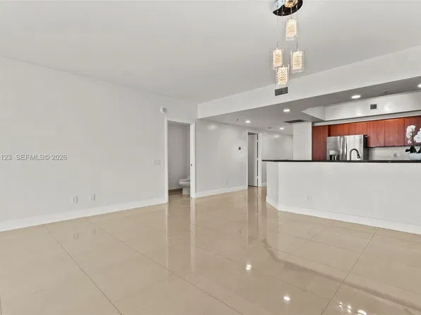 14951 Royal Oaks Ln APT 2008, North Miami, FL 33181